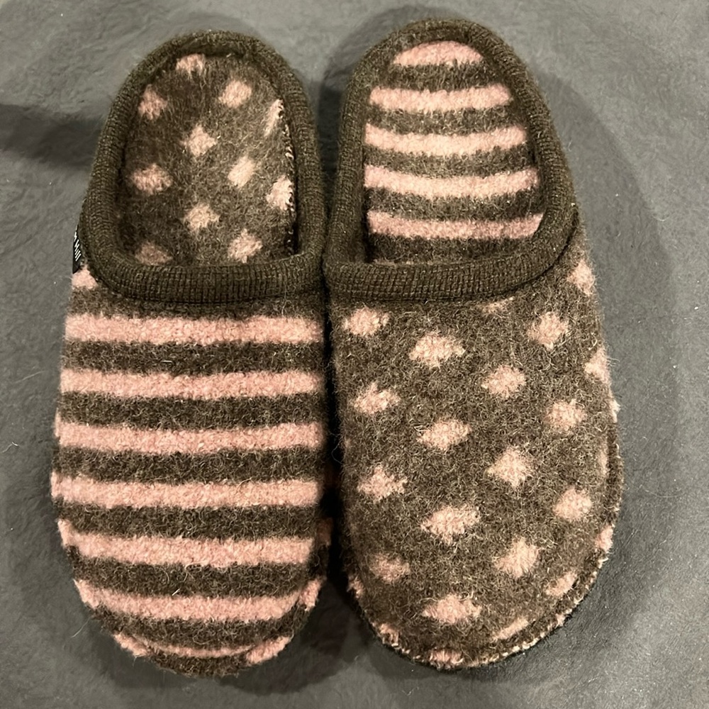 Garnet Hill wool slippers size 6